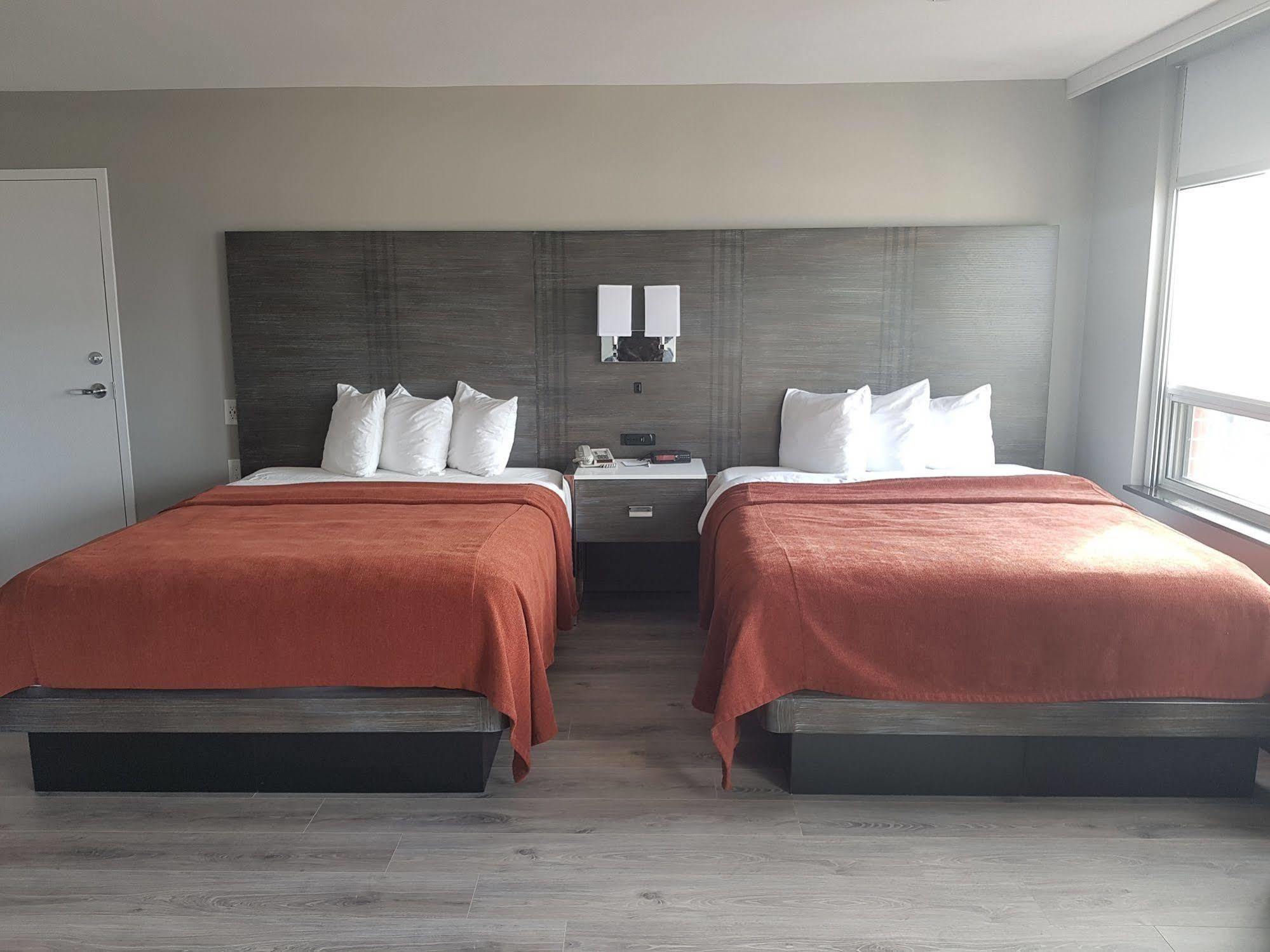 โฮเทล คาร์ลิงวิว โตรอนโต แอร์พอร์ต Hotel มิสซิสซอกา ภายนอก รูปภาพ